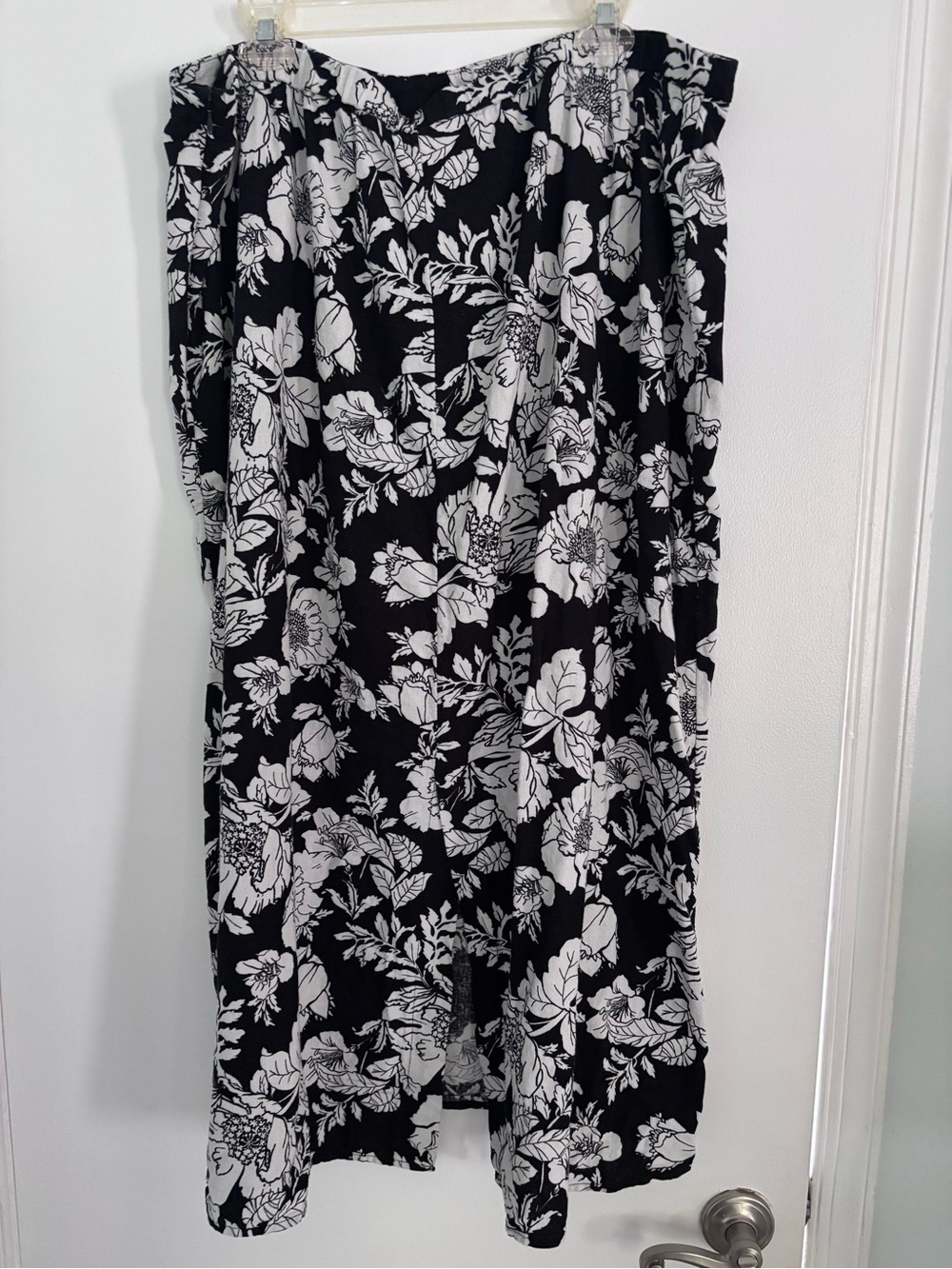 Old Navy Black and White Floral Maxi Skirt - Picture 2 of 4